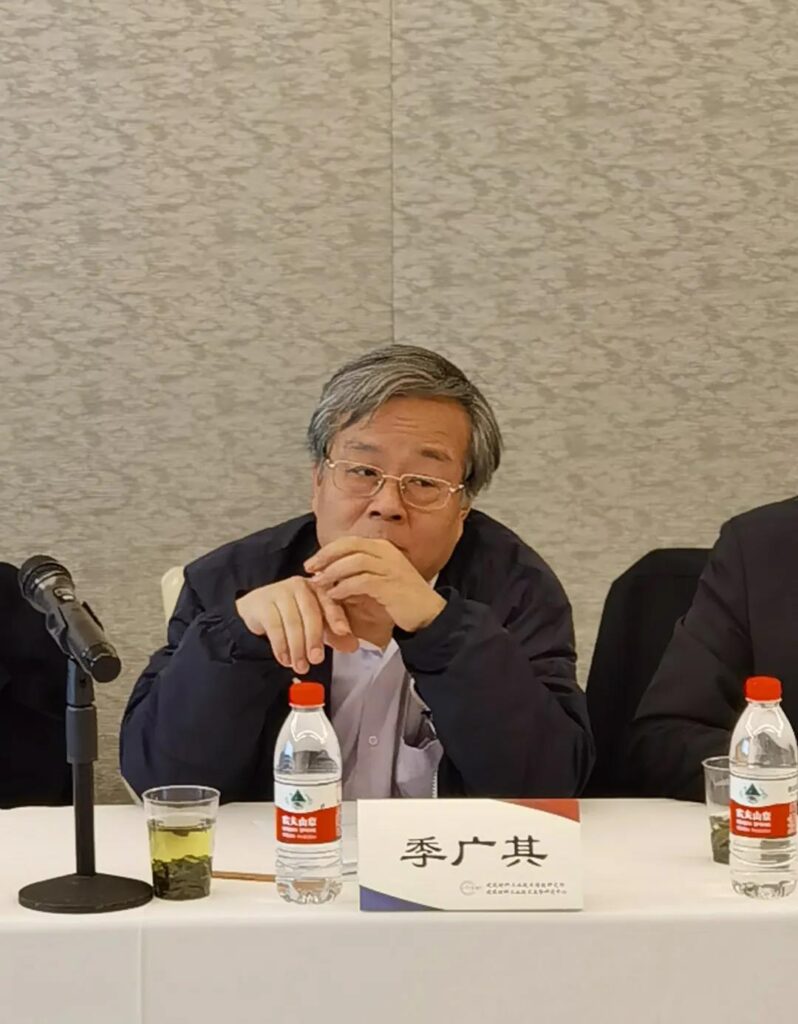 《建筑絕熱用石墨改性擠塑聚苯乙烯泡沫塑料板》標(biāo)準(zhǔn)項(xiàng)目第二次工作會(huì)議在北京召開(kāi)-3-20230902093029